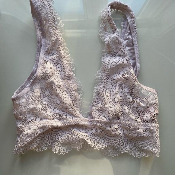 Victoria’s Secret white lacy bralette - Picture 7 of 7